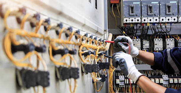 Professional Electrician technician working in Sandoval, IL
